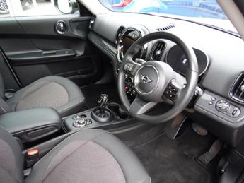 MINI COUNTRYMAN 1.5 COOPER CLASSIC 5DR AUTOMATIC