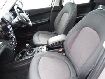 MINI COUNTRYMAN 1.5 COOPER CLASSIC 5DR AUTOMATIC