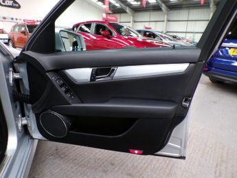 MERCEDES-BENZ C-CLASS 2.1 C220 CDI BLUEEFFICIENCY SPORT 4DR Automatic