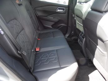 NISSAN QASHQAI 1.3 DIG-T TEKNA XTRONIC 5DR CVT