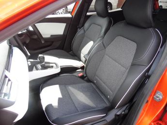 RENAULT CLIO 1.6 TECHNO E-TECH 5DR AUTOMATIC