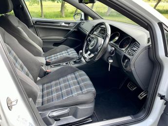 VOLKSWAGEN GOLF 1.4 GTE NAV DSG 5DR Semi Automatic