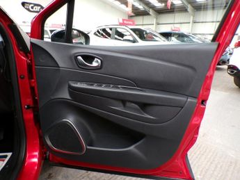 RENAULT CAPTUR 1.5 ICONIC DCI 5DR Automatic