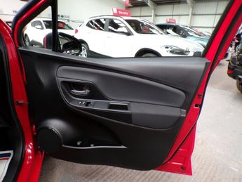 TOYOTA YARIS 1.5 VVT-I DESIGN 5DR CVT
