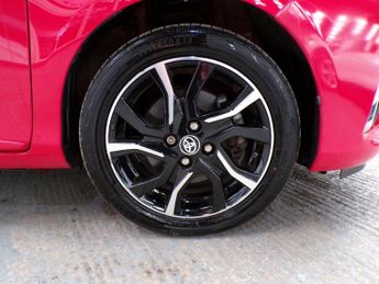 TOYOTA YARIS 1.5 VVT-I DESIGN 5DR CVT