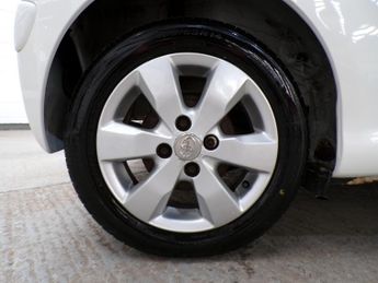 TOYOTA AYGO 1.0 VVT-I FIRE AC 3DR Manual