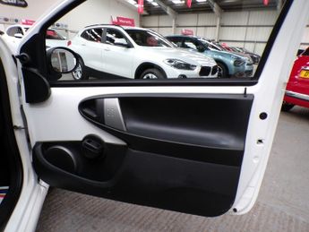TOYOTA AYGO 1.0 VVT-I FIRE AC 3DR Manual