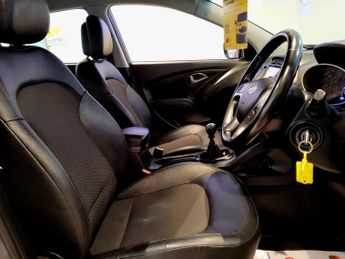 HYUNDAI IX35 1.7 SE NAV CRDI 5DR Manual