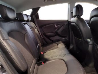 HYUNDAI IX35 1.7 SE NAV CRDI 5DR Manual
