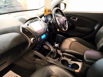 HYUNDAI IX35 1.7 SE NAV CRDI 5DR Manual