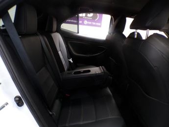 TOYOTA YARIS CROSS 1.5 PREMIERE EDITION 5DR Automatic