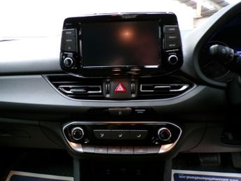 HYUNDAI I30 1.0 T-GDI SE CONNECT MHEV 5DR Automatic