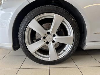 MERCEDES-BENZ E-CLASS 2.1 E220 CDI BLUEEFFICIENCY S/S AVANTGARDE 5DR Automatic