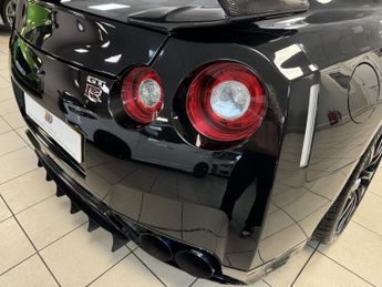 NISSAN GT-R 3.8 PREMIUM EDITION 2DR SEMI AUTOMATIC