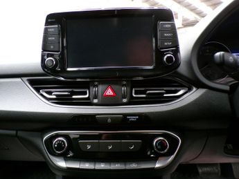 HYUNDAI I30 1.0 T-GDI SE CONNECT MHEV 5DR Automatic