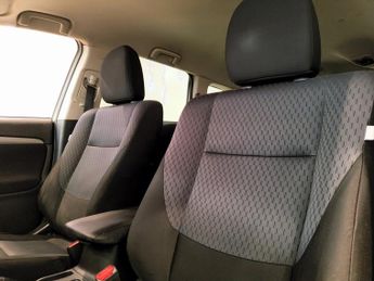 MITSUBISHI OUTLANDER 2.3 DI-D GX 2 5DR Manual