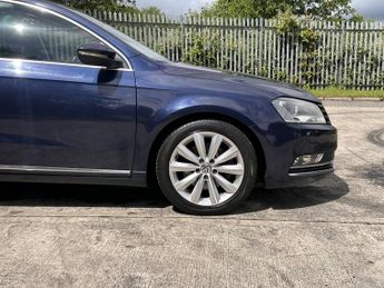 VOLKSWAGEN PASSAT 2.0 HIGHLINE TDI BLUEMOTION TECHNOLOGY DSG 5DR Semi Automatic