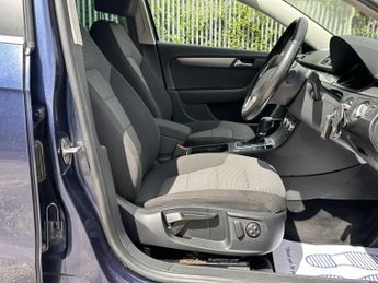 VOLKSWAGEN PASSAT 2.0 HIGHLINE TDI BLUEMOTION TECHNOLOGY DSG 5DR Semi Automatic