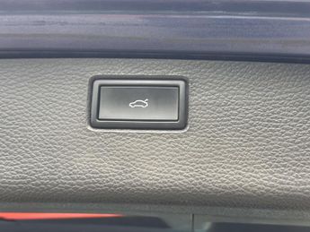 VOLKSWAGEN PASSAT 2.0 HIGHLINE TDI BLUEMOTION TECHNOLOGY DSG 5DR Semi Automatic