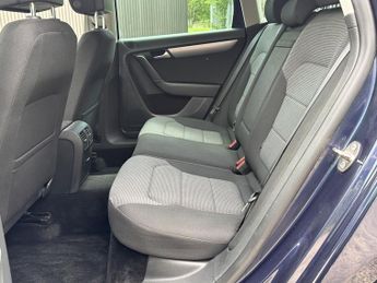 VOLKSWAGEN PASSAT 2.0 HIGHLINE TDI BLUEMOTION TECHNOLOGY DSG 5DR Semi Automatic