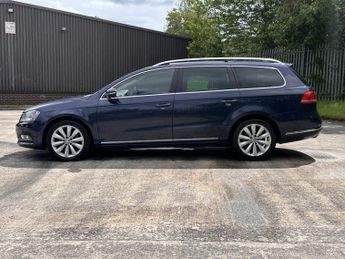 VOLKSWAGEN PASSAT 2.0 HIGHLINE TDI BLUEMOTION TECHNOLOGY DSG 5DR Semi Automatic