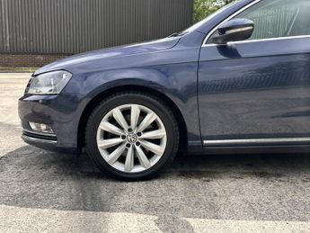 VOLKSWAGEN PASSAT 2.0 HIGHLINE TDI BLUEMOTION TECHNOLOGY DSG 5DR Semi Automatic