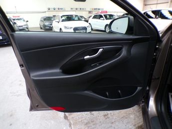 HYUNDAI I30 1.0 T-GDI SE CONNECT MHEV 5DR Automatic