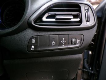HYUNDAI I30 1.0 T-GDI SE CONNECT MHEV 5DR Automatic