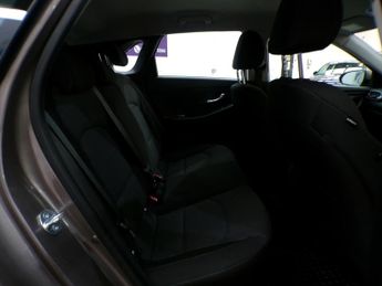 HYUNDAI I30 1.0 T-GDI SE CONNECT MHEV 5DR Automatic