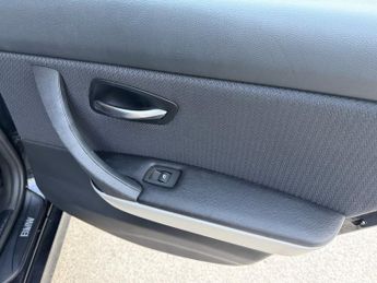 BMW 3 SERIES 2.0 320D EFFICIENTDYNAMICS 4DR Manual
