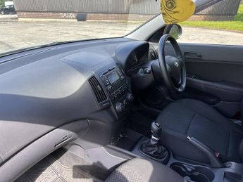 HYUNDAI I30 1.6 COMFORT CRDI 5DR Manual