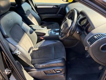 AUDI Q7 3.0 TDI S line Tiptronic quattro