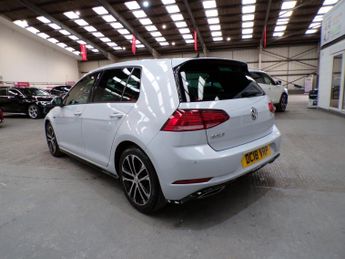 VOLKSWAGEN GOLF 2.0 R-LINE TDI BLUEMOTION TECHNOLOGY DSG 5DR Semi Automatic