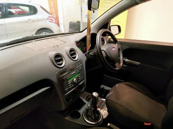 FORD FUSION 1.4 ZETEC 5DR Manual
