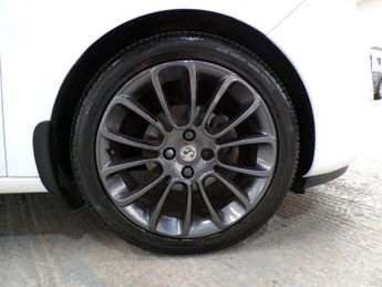 VAUXHALL ADAM 1.2 JAM 3DR Manual