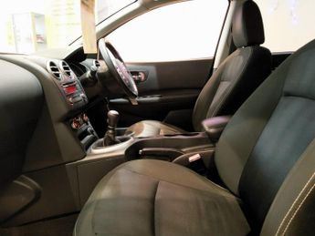 NISSAN QASHQAI 1.5 ACENTA DCI 5DR Manual