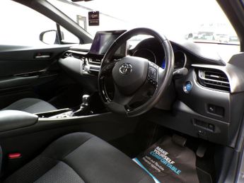 TOYOTA CHR 1.8 DYNAMIC 5DR CVT