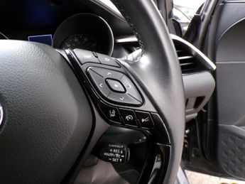 TOYOTA CHR 1.8 DYNAMIC 5DR CVT
