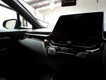 TOYOTA CHR 1.8 DYNAMIC 5DR CVT