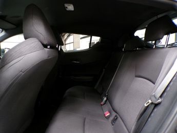 TOYOTA CHR 1.8 DYNAMIC 5DR CVT