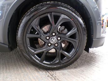 TOYOTA CHR 1.8 DYNAMIC 5DR CVT