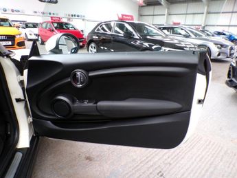 MINI HATCH 1.5 ONE CLASSIC 3DR Automatic