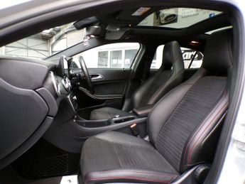 MERCEDES-BENZ GLA-CLASS 2.1 GLA220 CDI 4MATIC AMG LINE PREMIUM PLUS 5DR Semi Automatic