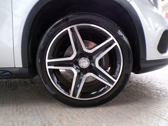MERCEDES-BENZ GLA-CLASS 2.1 GLA220 CDI 4MATIC AMG LINE PREMIUM PLUS 5DR Semi Automatic
