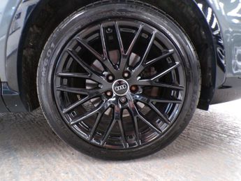 AUDI Q3 2.0 TDI QUATTRO BLACK EDITION 5DR Semi Automatic