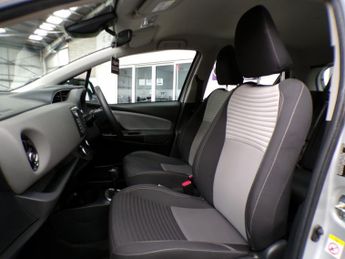 TOYOTA YARIS 1.5 VVT-I ICON TECH 5DR CVT