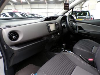 TOYOTA YARIS 1.5 VVT-I ICON TECH 5DR CVT