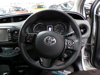 TOYOTA YARIS 1.5 VVT-I ICON TECH 5DR CVT