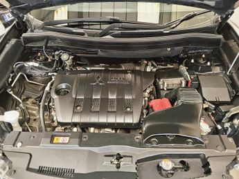 MITSUBISHI OUTLANDER 2.3 DI-D 3 5DR Manual