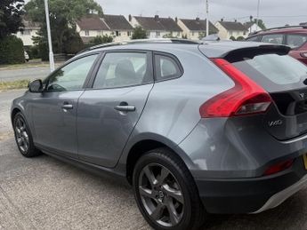 VOLVO V40 2.0 D2 CROSS COUNTRY LUX NAV 5DR Automatic